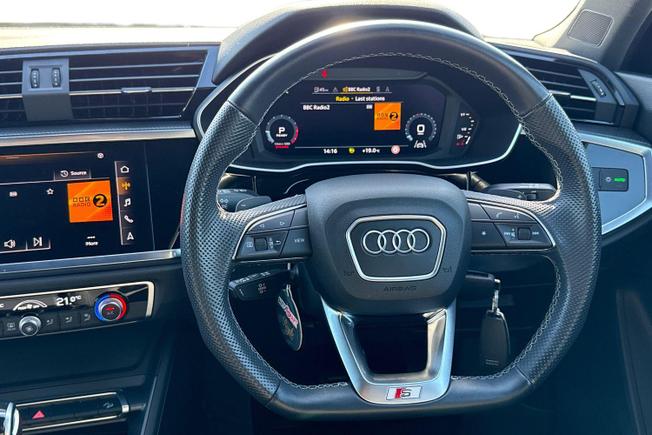 AUDI Q3 Photo 11