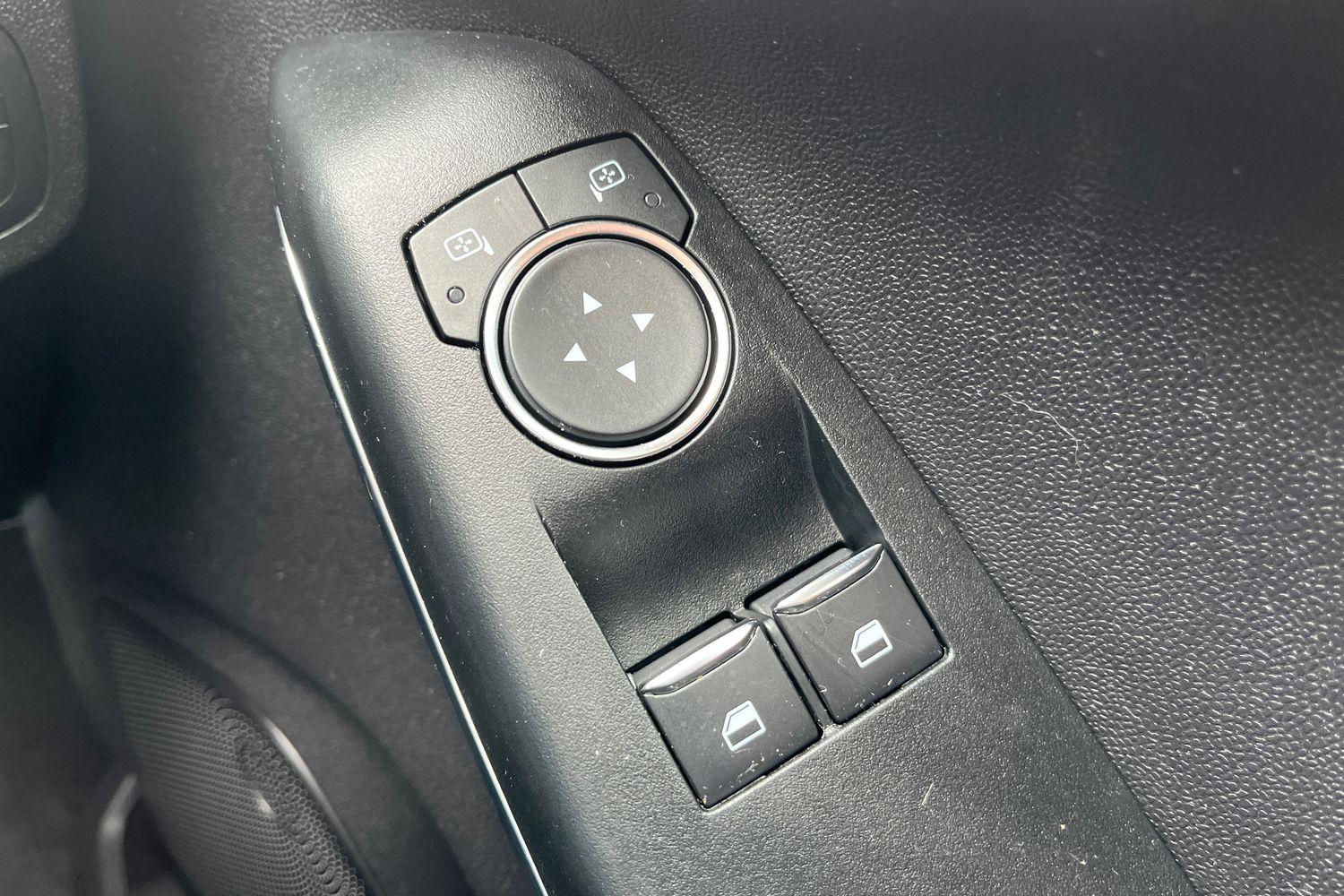 Ford FIESTA Photo 15