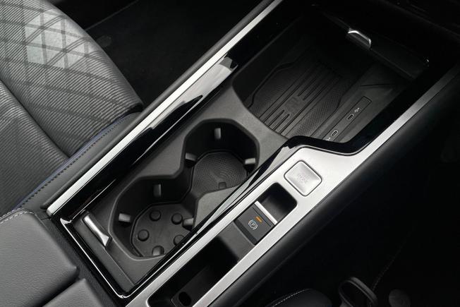 VOLKSWAGEN Passat Photo 42