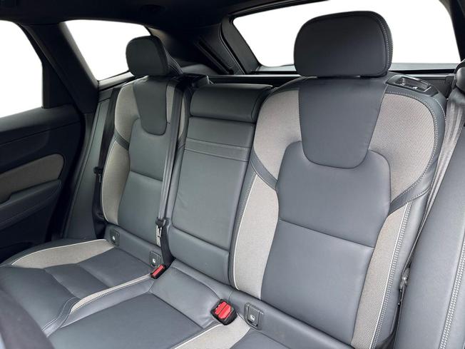 VOLVO XC60 Photo 9