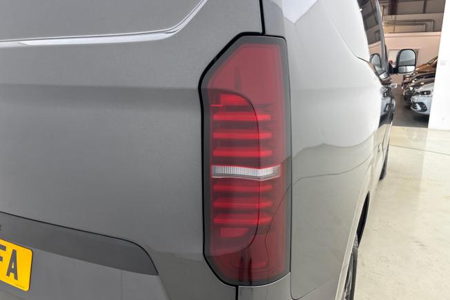 VOLKSWAGEN Transporter Photo 18