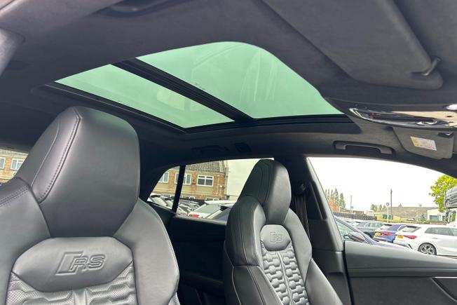 AUDI Rsq8 Photo 44