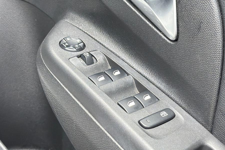 Vauxhall CORSA Photo autoimg-2be9a36a7e4c2932b6f289caae0d6b0879501a19.jpg