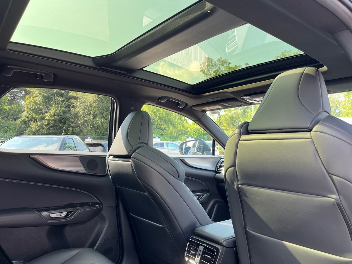 Lexus NX Photo 35