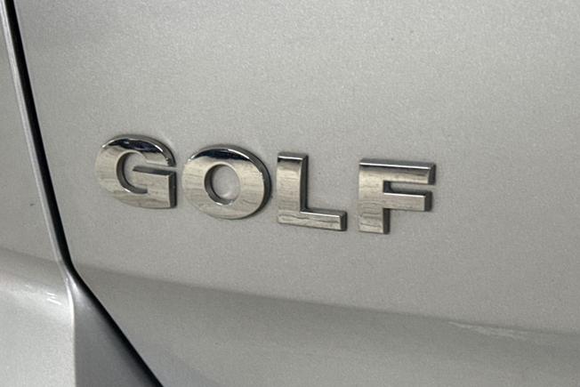 VOLKSWAGEN Golf Photo 27