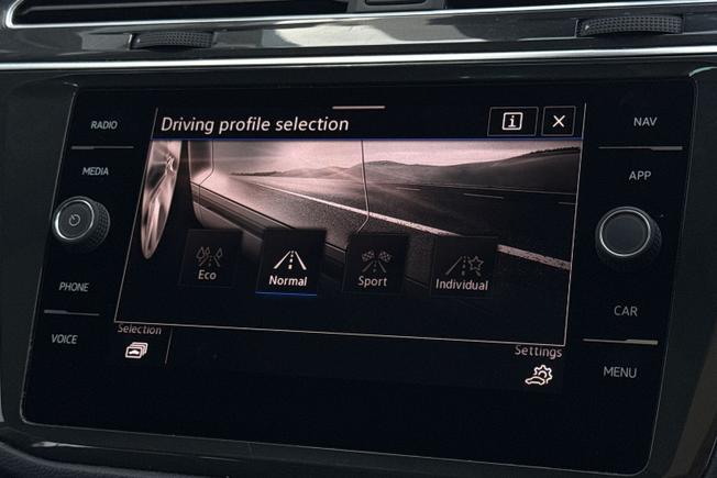 VOLKSWAGEN Tiguan Photo 37