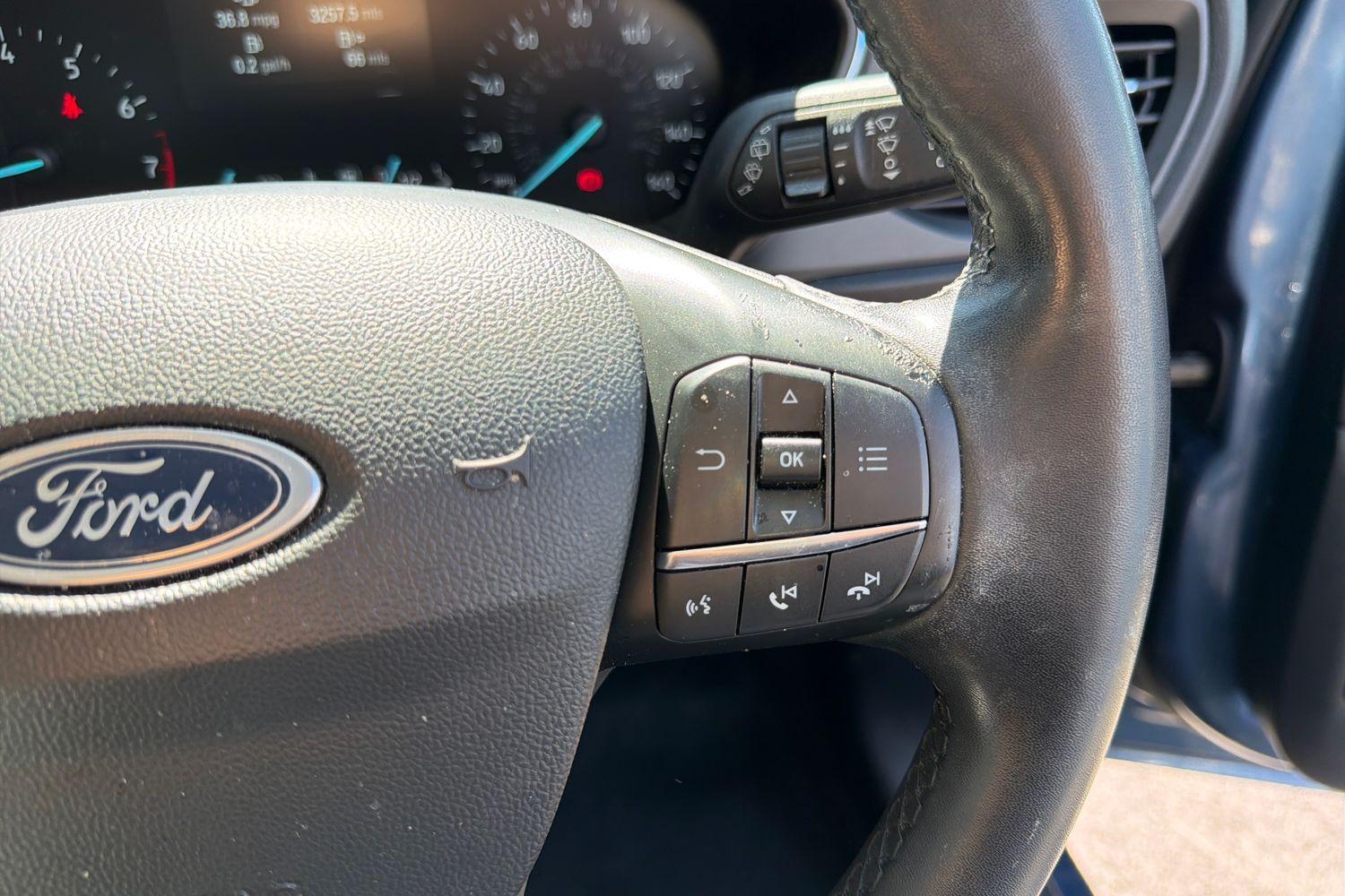 Ford FOCUS Photo 24
