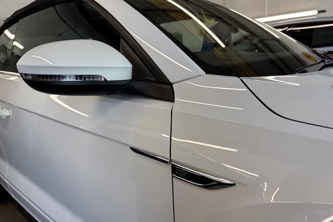 VOLKSWAGEN T-Roc Photo 20