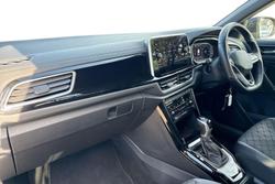 VOLKSWAGEN T-Roc Photo 2