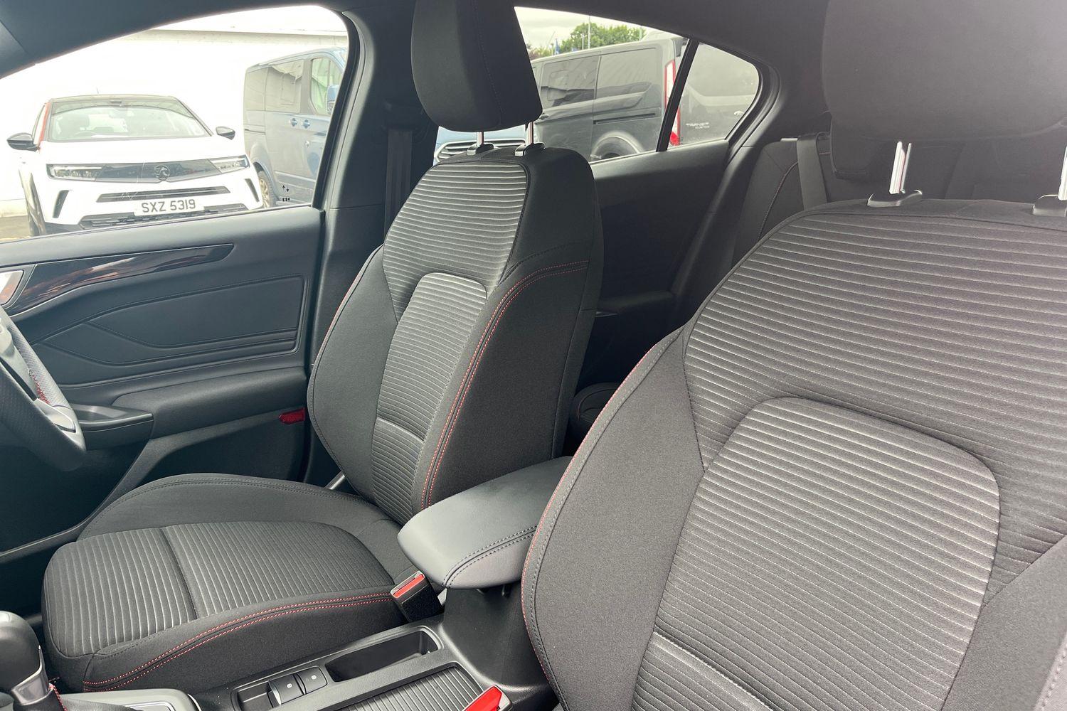 Ford FOCUS Photo 18