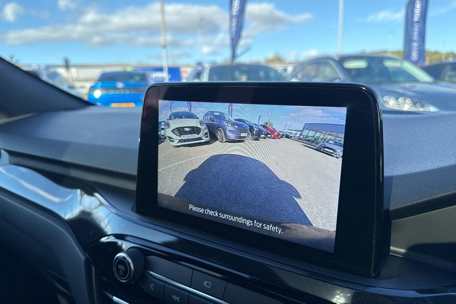 Ford KUGA Photo autoimg-2c066f36b91694d25ff42544d214ca3d1d594ed5.jpg