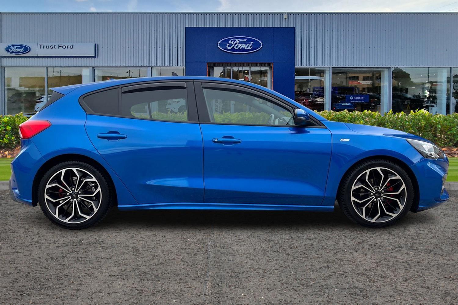 Ford Focus Photo 2