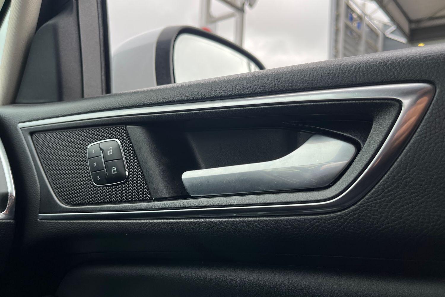 Ford S-MAX Photo 22