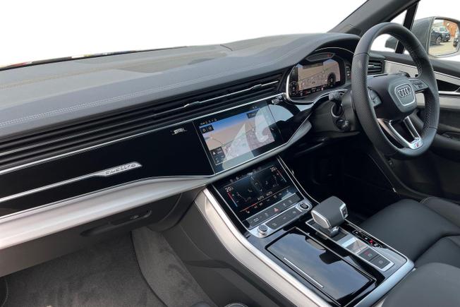 Audi Q7 Photo 2