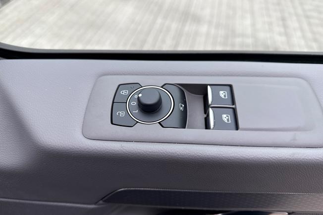 VOLKSWAGEN Transporter Photo 35