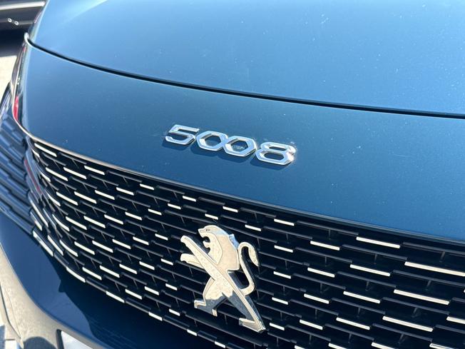 PEUGEOT 5008 Photo 26