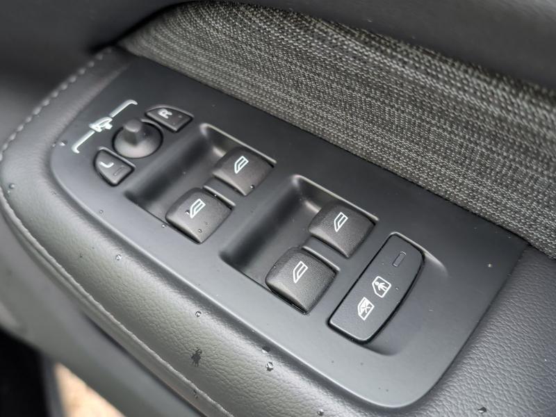 Used Volvo V60 FP23AOF 24