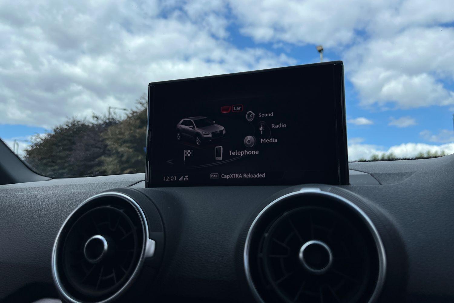 Audi Q2 Photo 30