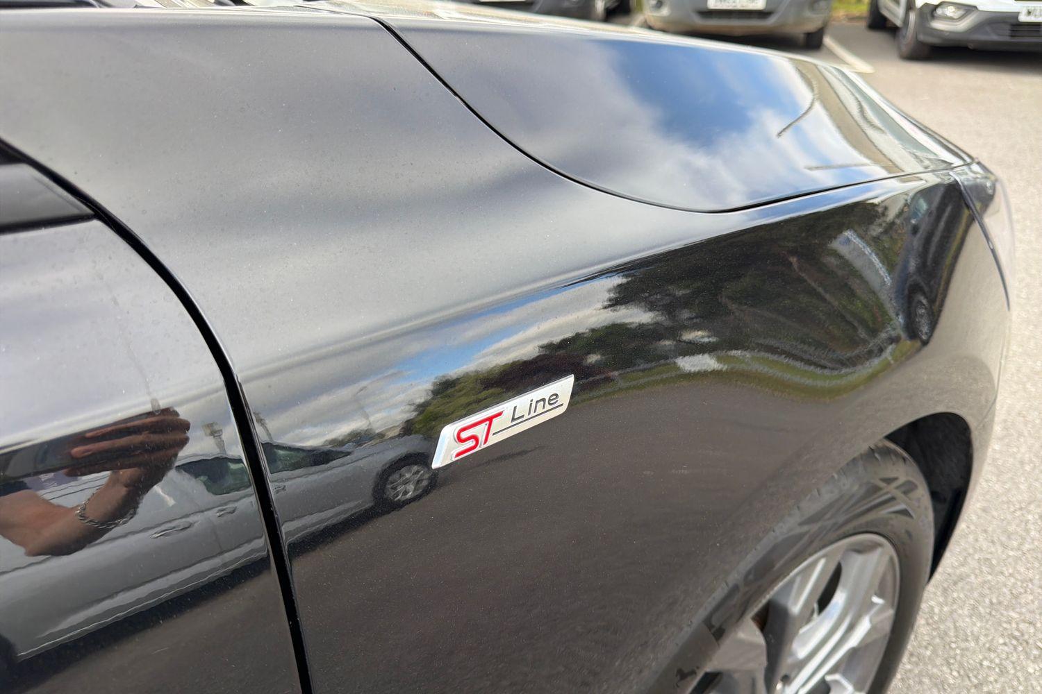 Ford Focus Photo 24