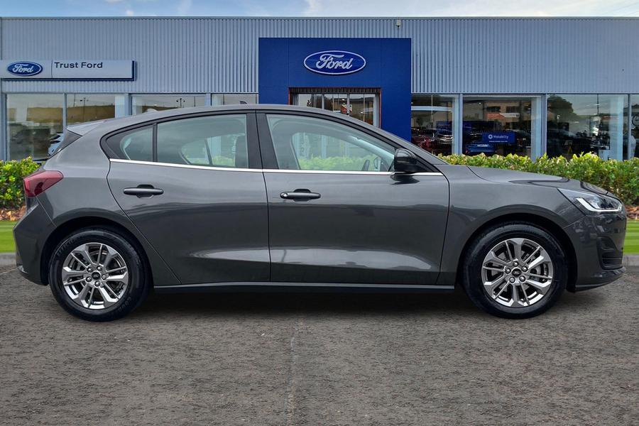 Ford FOCUS Photo autoimg-2c1e19e9c9bcb17dfe608e69d9b58675e4beda13.jpg