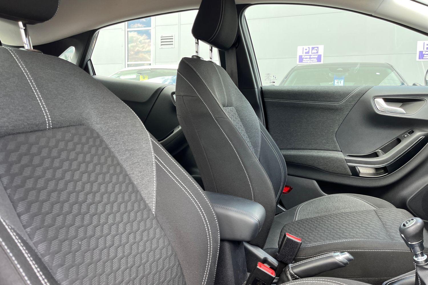 Ford PUMA Photo 16