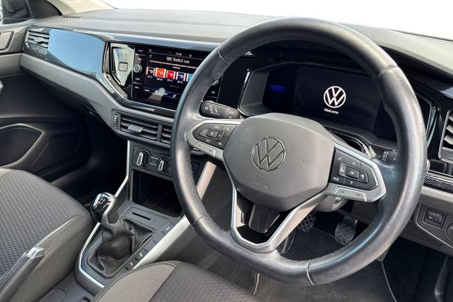 VOLKSWAGEN Taigo Photo 6