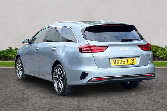 Kia Ceed Photo autoimg-2c2b503195c5d1604cbedf2fbb36c155c259b654.jpg