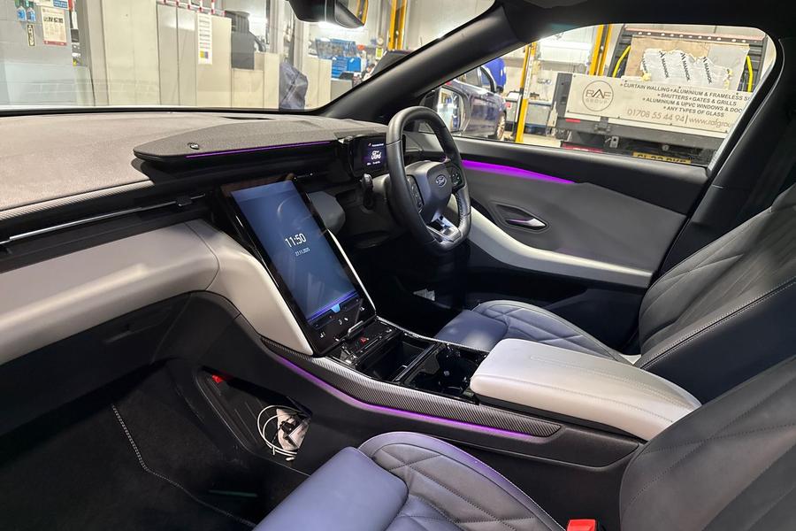 Ford Explorer Photo autoimg-2c2cd34a1e92c7fda471742b849ce5ef0c72c8ef.jpg