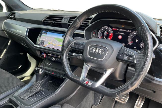 AUDI Q3 Photo 6
