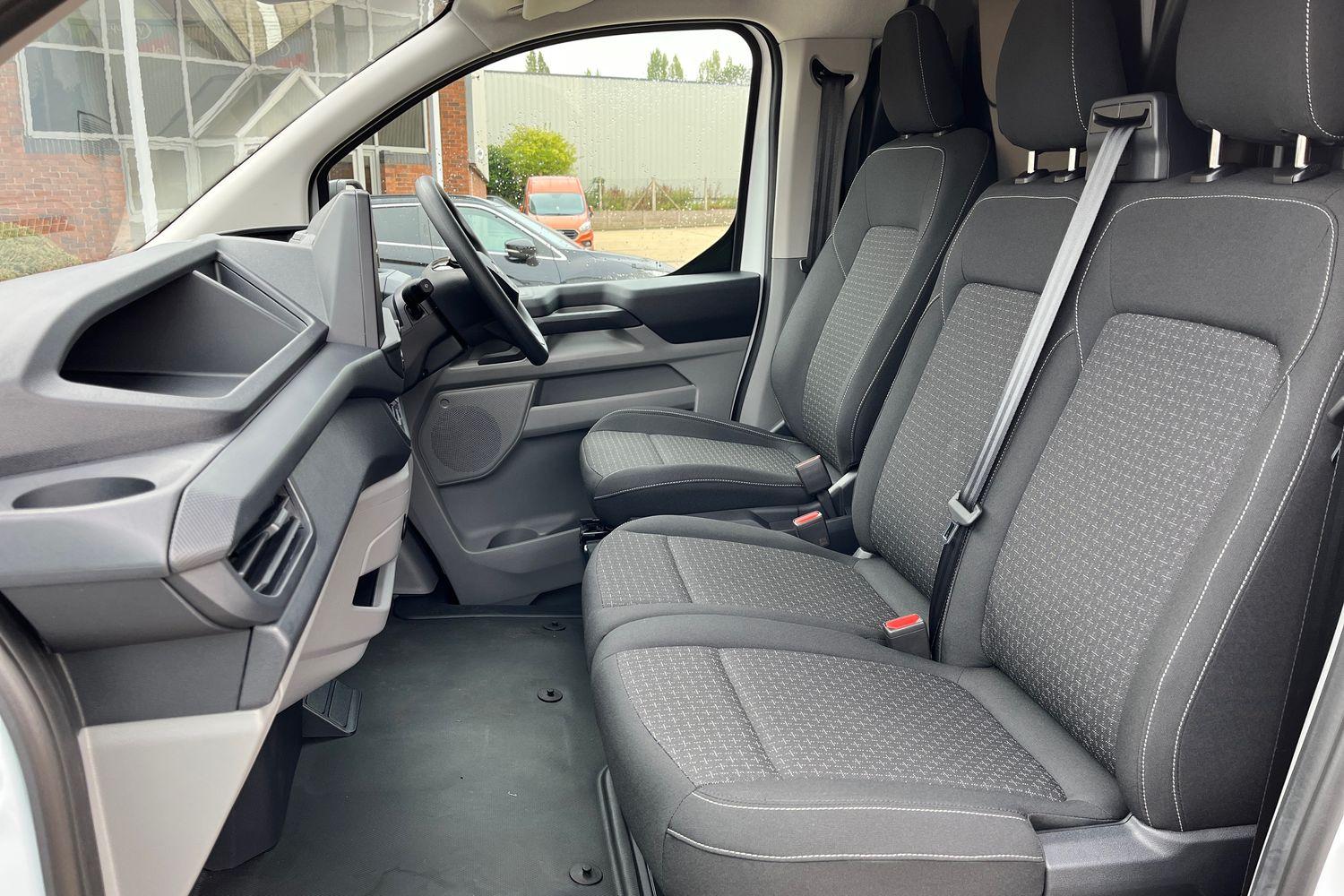 Ford E-TRANSIT CUSTOM Photo 32