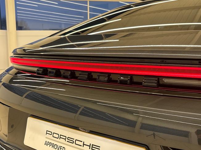 PORSCHE Panamera Photo 51