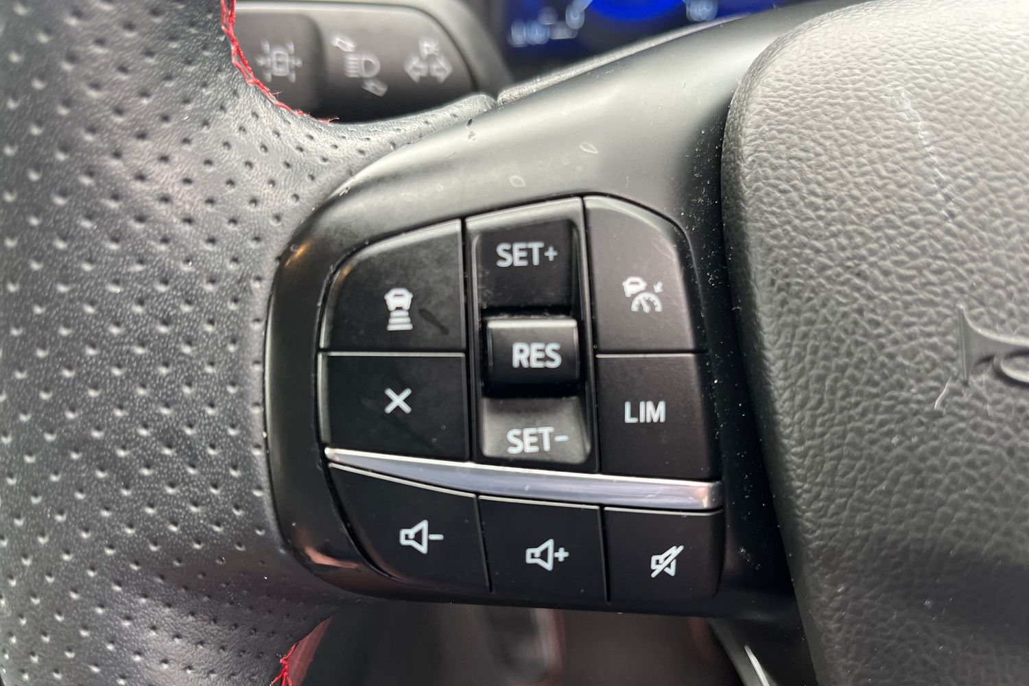 Ford KUGA Photo 26