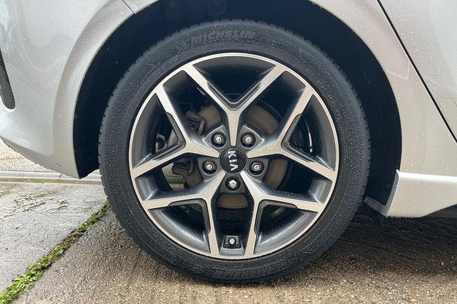 Kia CEED Photo autoimg-2c3ab2e7d66a94162b38c62956b8f5d41dc90d22.jpg