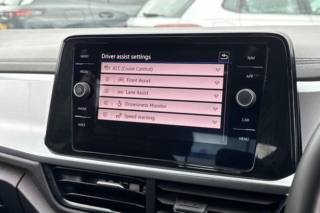 VOLKSWAGEN T-Roc Photo 36