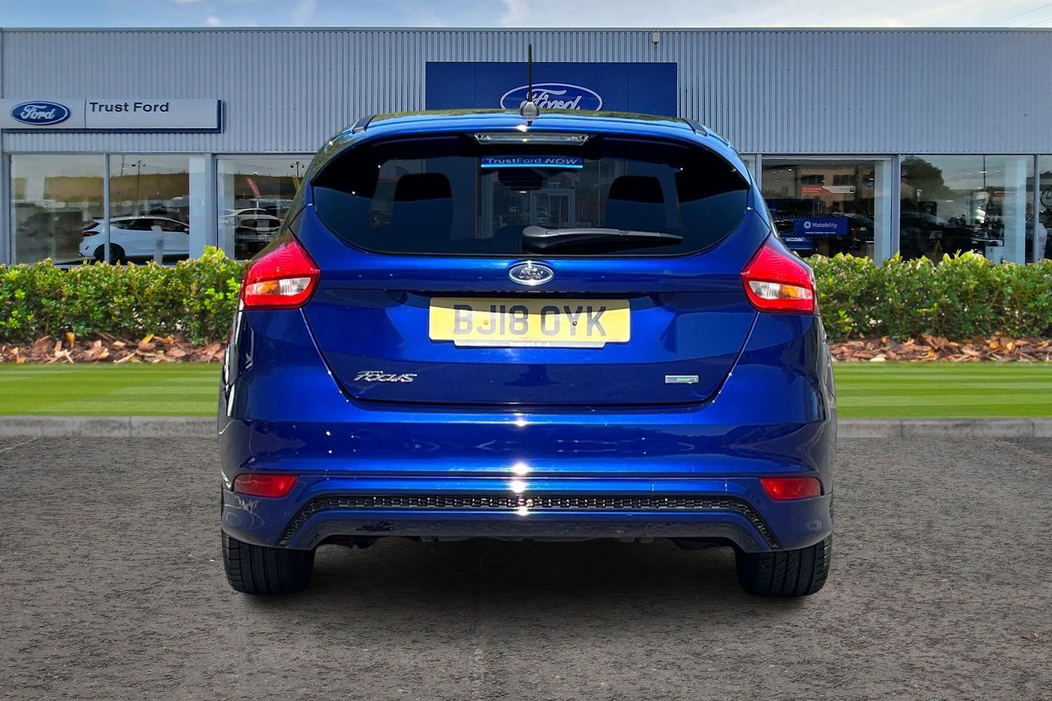 Ford FOCUS Photo 6
