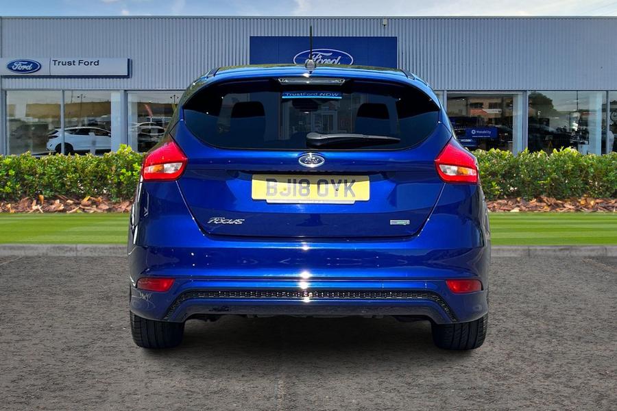 Ford FOCUS Photo autoimg-2c3dd3a40a310f5260795b336bd05d1a25a27ba2.jpg