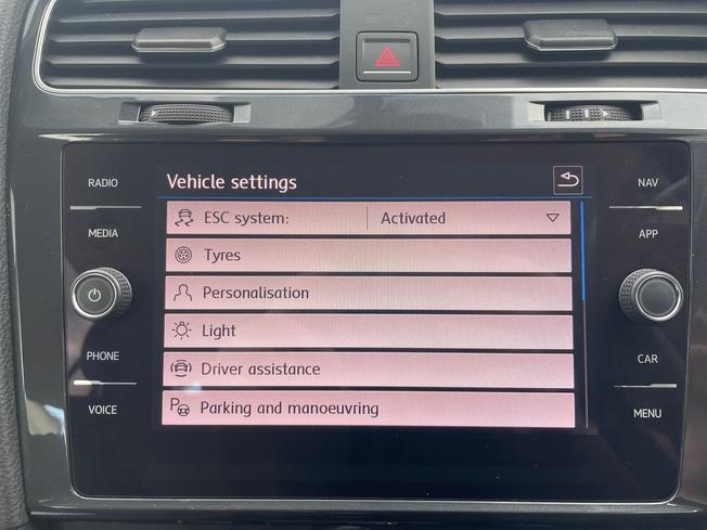 Volkswagen Golf Photo 28