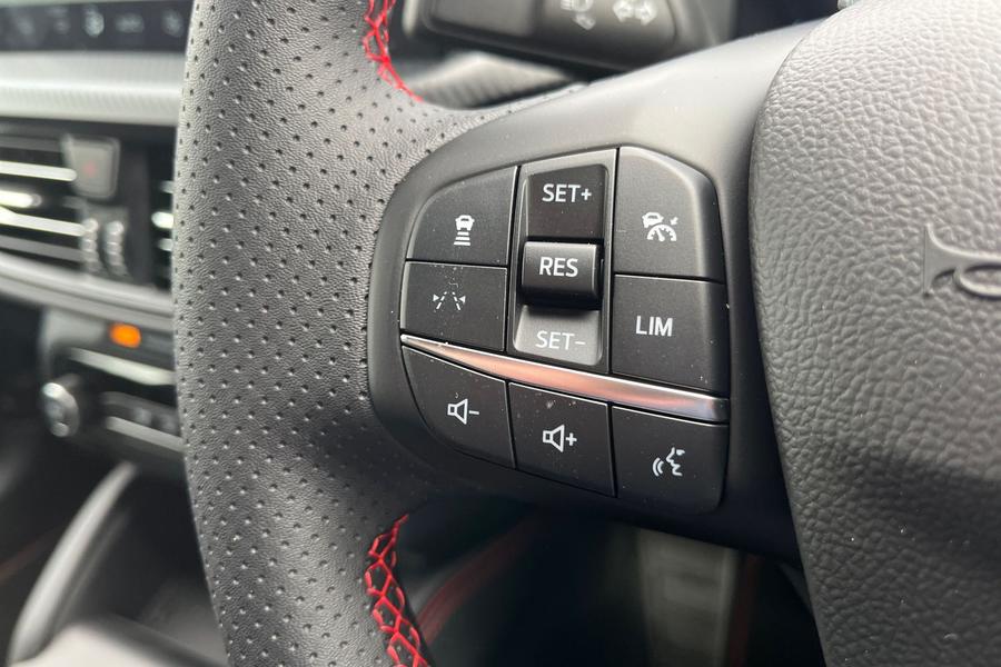 Ford KUGA Photo autoimg-2c41b547020eb023b095f517296e8d5ae7ad5205.jpg