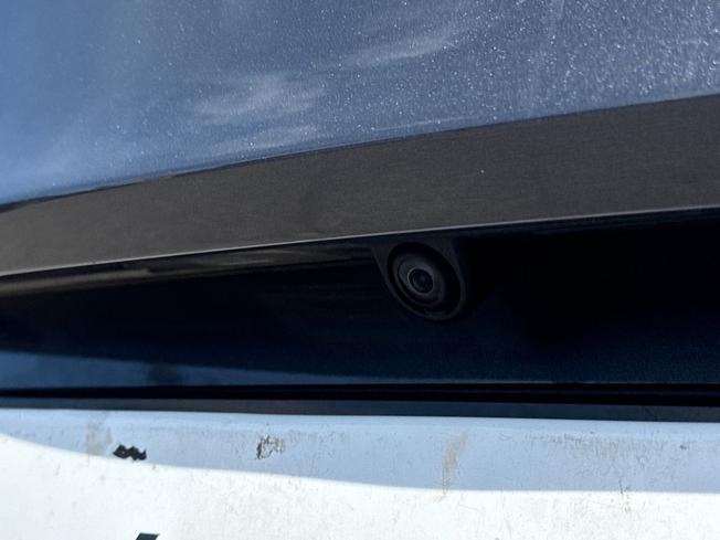 TESLA Model 3 Photo 37