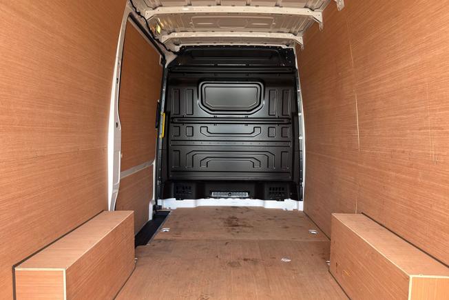 Volkswagen Crafter Photo 24