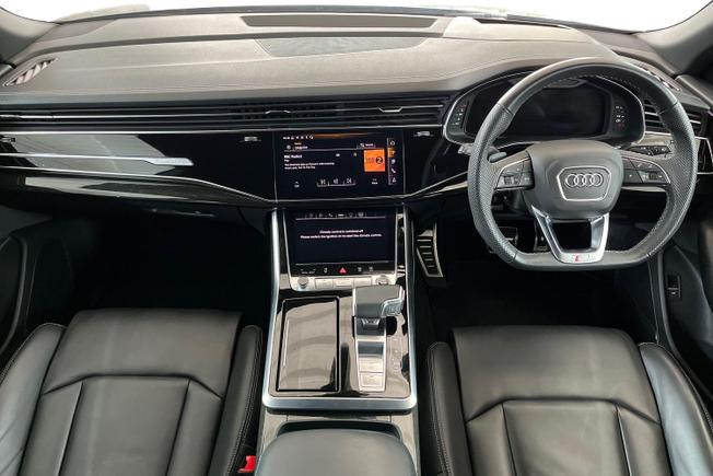 AUDI Q8 Photo 10
