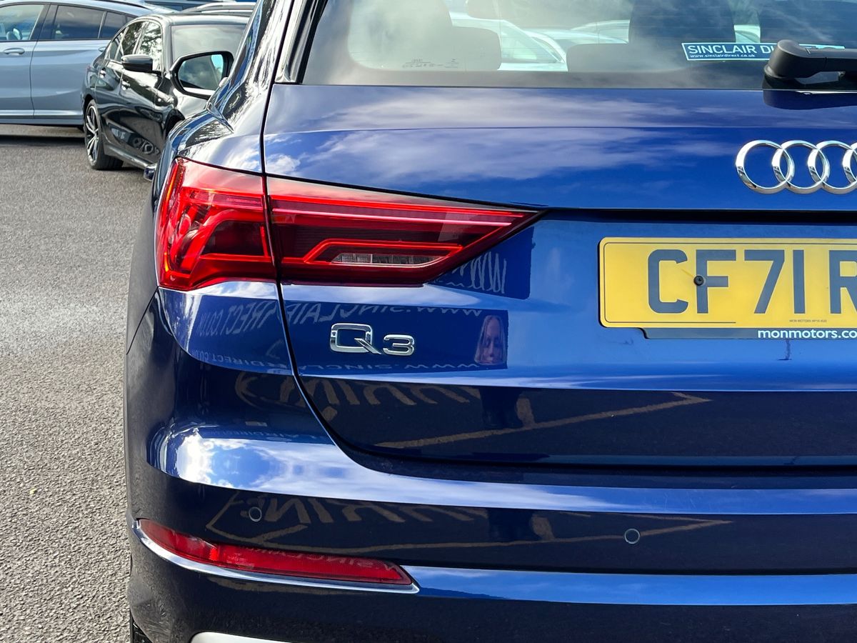 Audi Q3 Photo 17