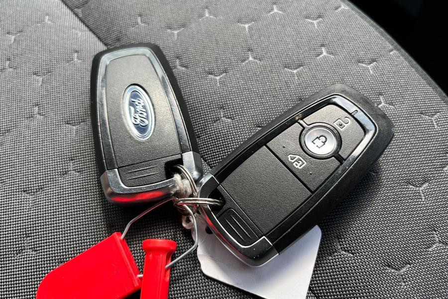 Ford E-TRANSIT CUSTOM Photo autoimg-2c4c9d43847c2542c56af00cd809b88d2d92b11d.jpg