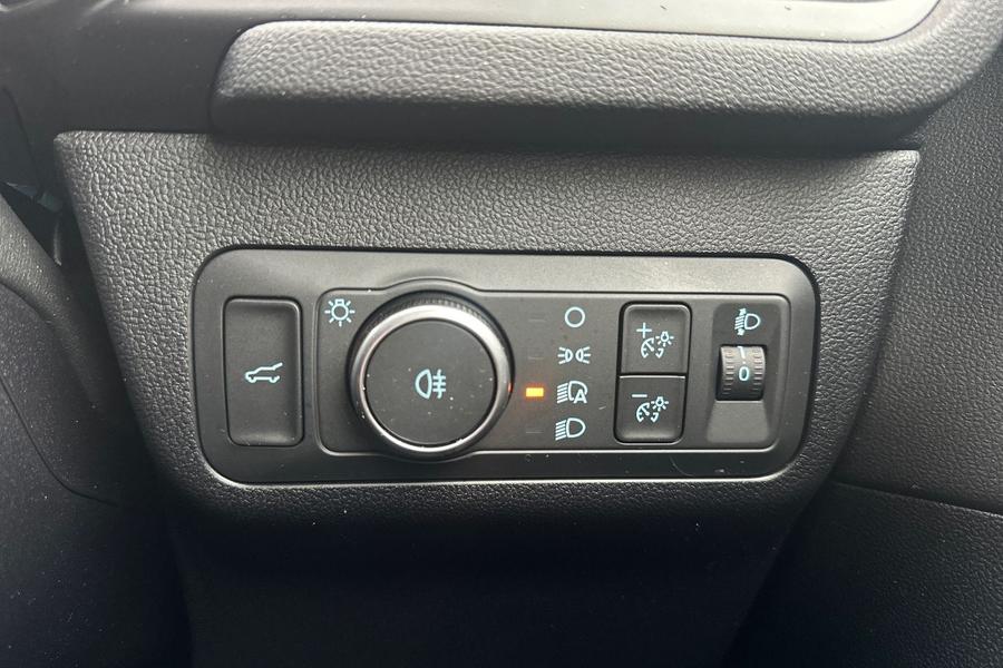 Ford Kuga Photo autoimg-2c4fc6c5fe5bf7d116bac7774b9afb0a3e93a4b4.jpg