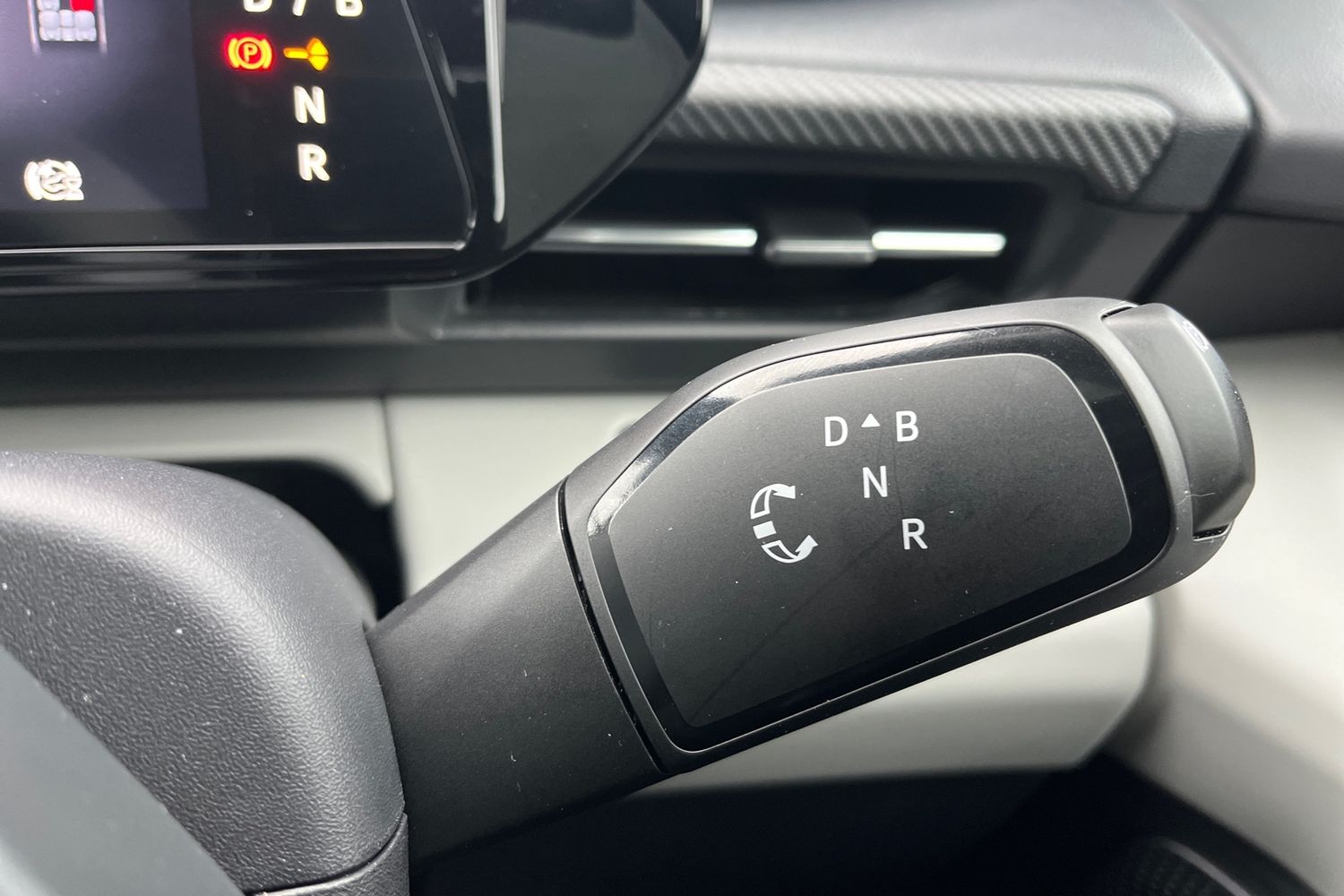 Ford Explorer Photo 14
