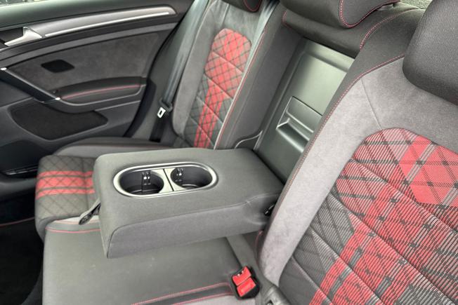 Volkswagen Golf Photo 30