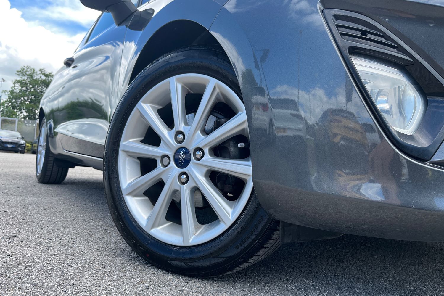Ford Fiesta Photo 7