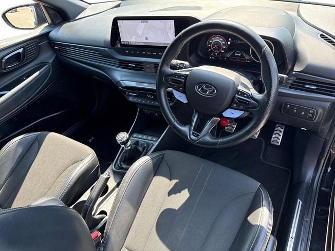 HYUNDAI i20 Photo 2