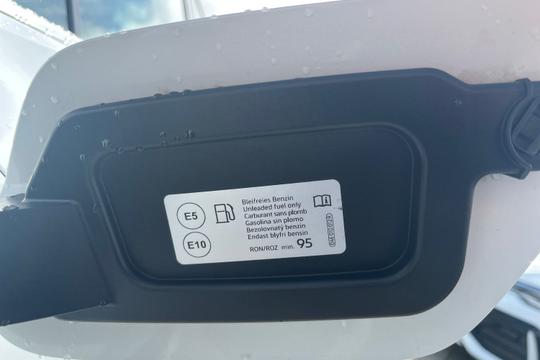 Volkswagen Golf Photo autoimg-2c61f2ec254e694e572b44877cafd29e5aecbaed.jpg