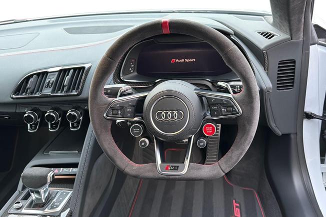 AUDI R8 Photo 11